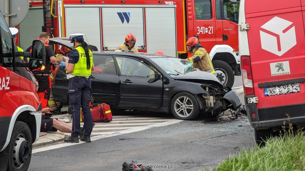 Wypadek na ulicy Traugutta w Ostrołęce [13.06.2024] - zdjęcie #15 - eOstroleka.pl