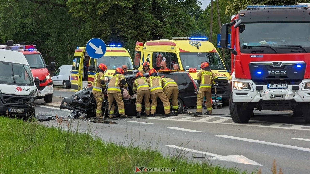 Wypadek na ulicy Traugutta w Ostrołęce [13.06.2024] - zdjęcie #14 - eOstroleka.pl