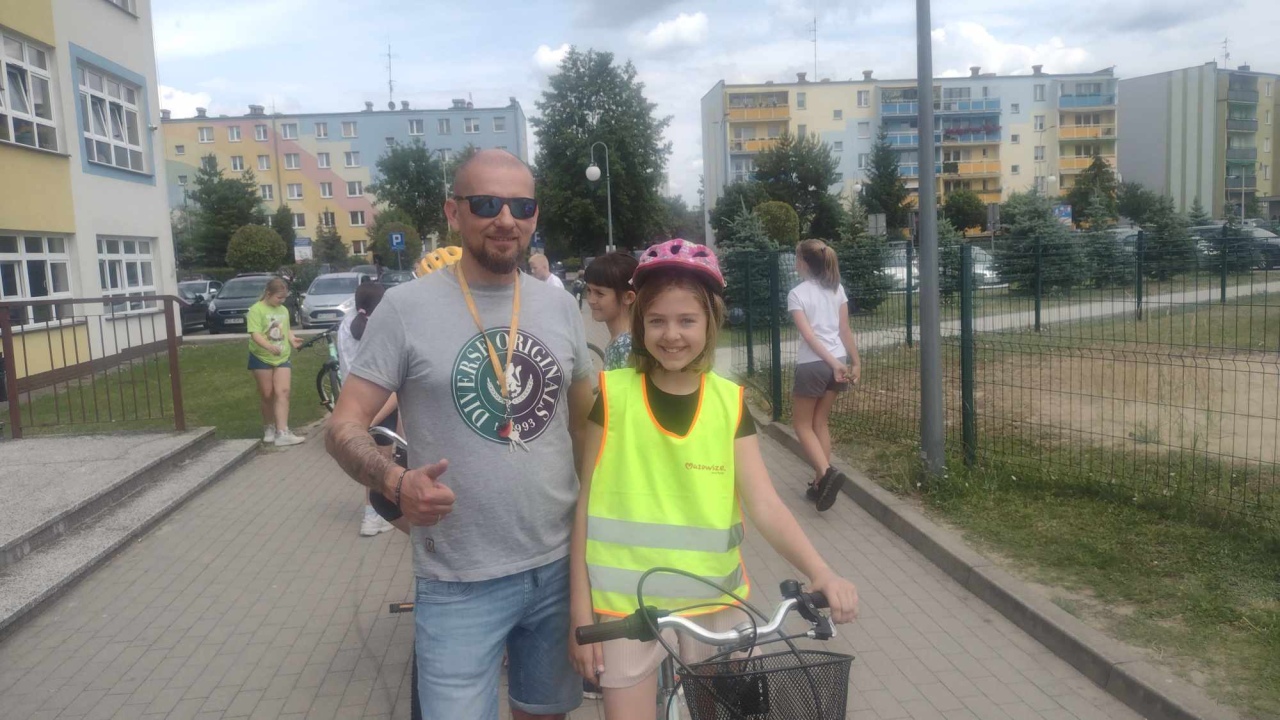 Egzamin na kartę rowerową w SP 10 w Ostrołęce - zdjęcie #1 - eOstroleka.pl