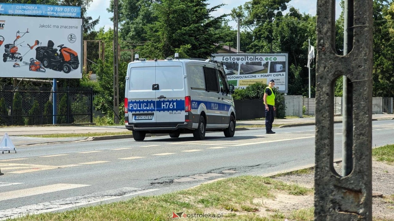 Zderzenie na Łomżyńskiej [15.06.2024] - zdjęcie #9 - eOstroleka.pl