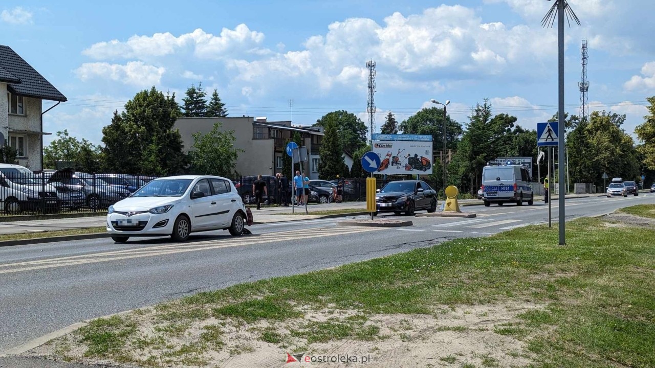 Zderzenie na Łomżyńskiej [15.06.2024] - zdjęcie #8 - eOstroleka.pl