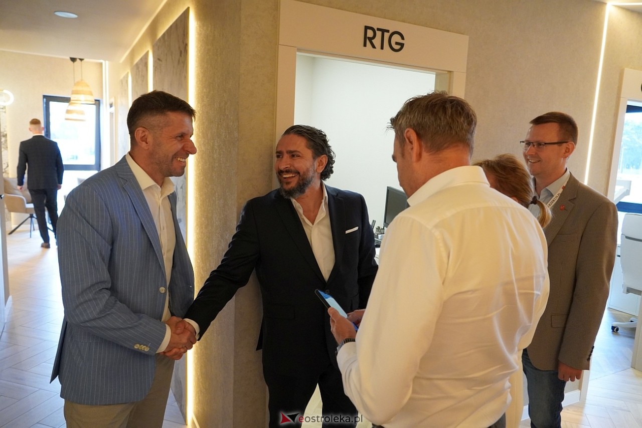 Otwarcie nowej siedziby Petrosjan Clinic [15.06.2024] - zdjęcie #30 - eOstroleka.pl