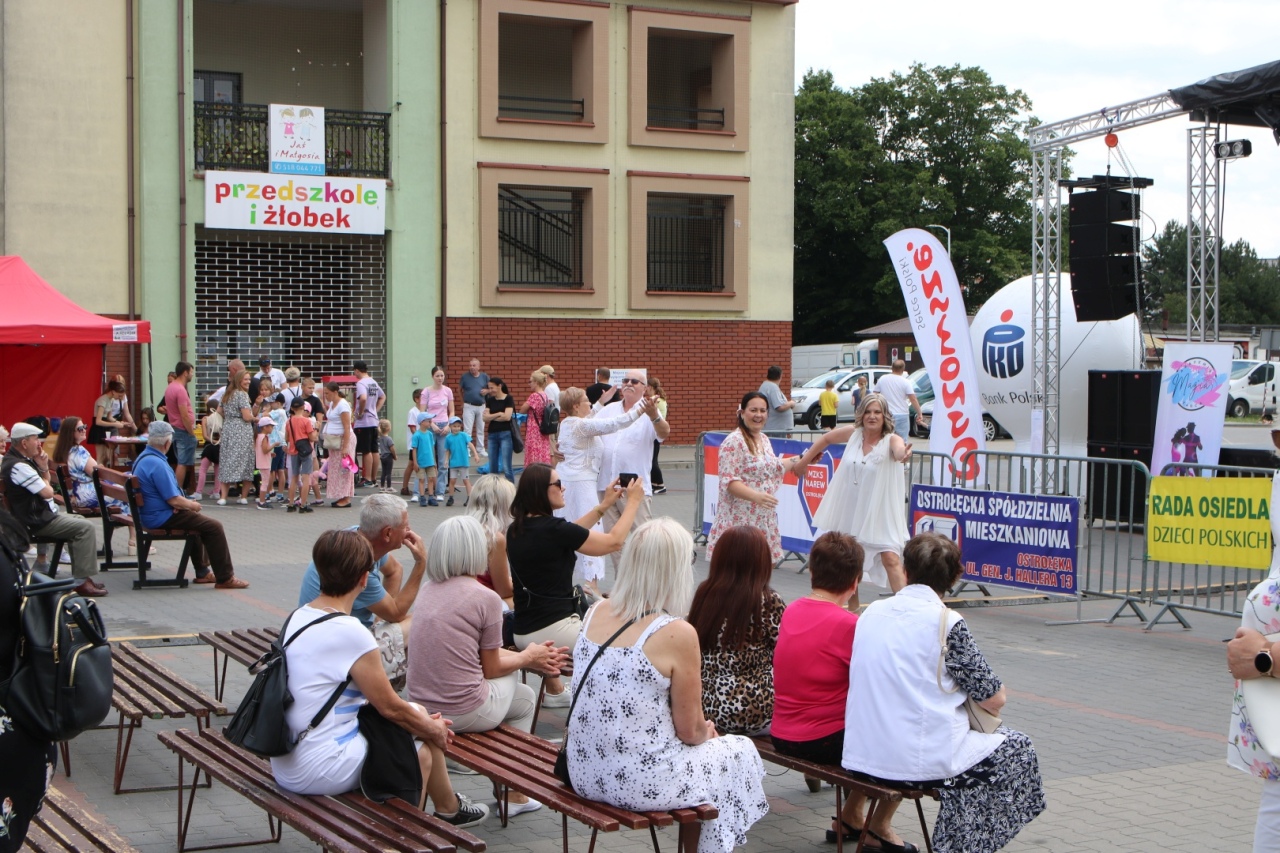 Festyn Spółdzielczy z okazji 65-lecia Ostrołęckiej Spółdzielni Mieszkaniowej[15.06.24] - zdjęcie #11 - eOstroleka.pl