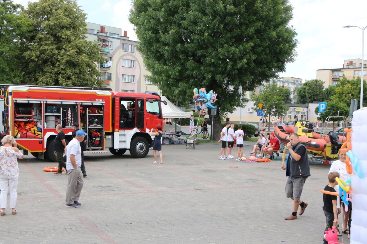 Festyn Spółdzielczy z okazji 65-lecia Ostrołęckiej Spółdzielni Mieszkaniowej[15.06.24] - zdjęcie #1 - eOstroleka.pl