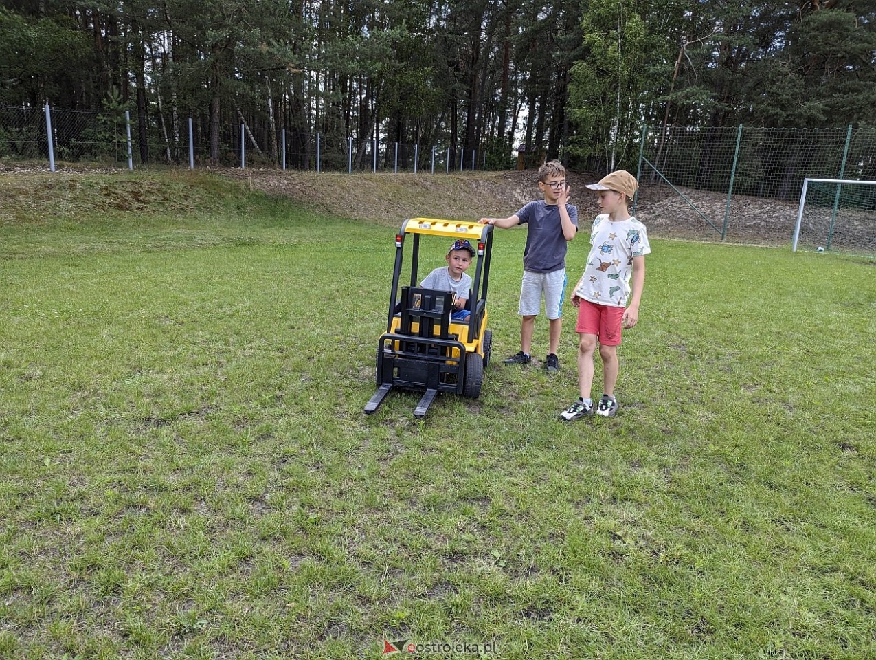 Dzień Dziecka i Kino Plenerowe z KGW Łazowianki [15.06.2024] - zdjęcie #28 - eOstroleka.pl