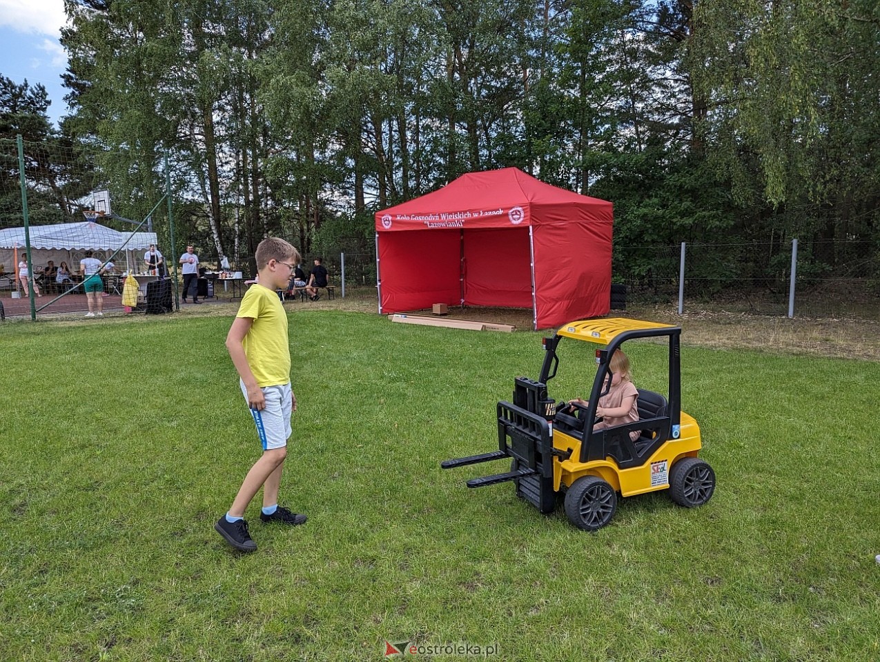 Dzień Dziecka i Kino Plenerowe z KGW Łazowianki [15.06.2024] - zdjęcie #25 - eOstroleka.pl