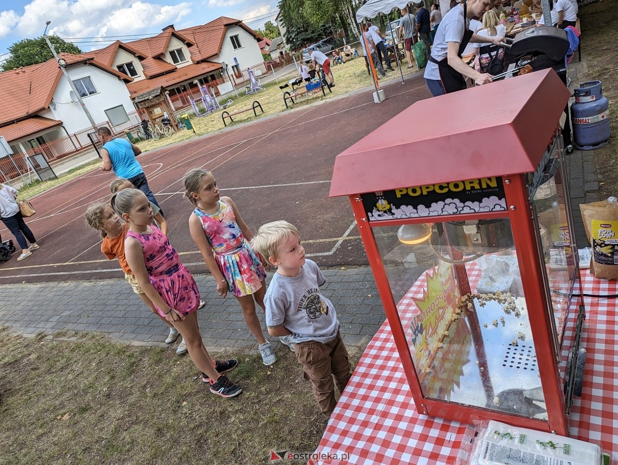 Dzień Dziecka i Kino Plenerowe z KGW Łazowianki [15.06.2024] - zdjęcie #15 - eOstroleka.pl