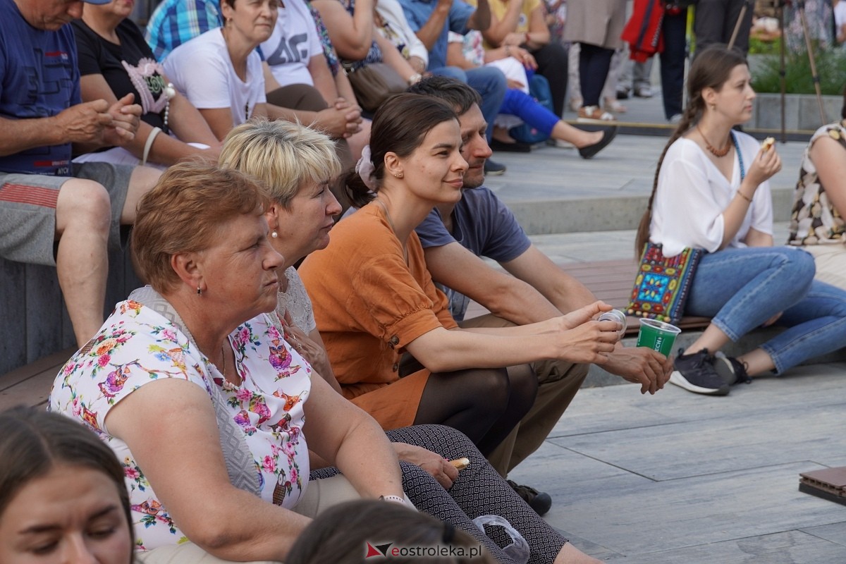 Wesele Kurpiowskie 2024. Koncert Kapeli Folkowej Horpyna - zdjęcie #69 - eOstroleka.pl