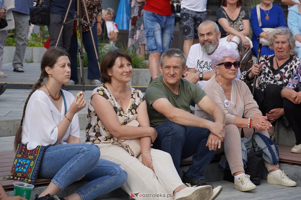 Wesele Kurpiowskie 2024. Koncert Kapeli Folkowej Horpyna - zdjęcie #68 - eOstroleka.pl