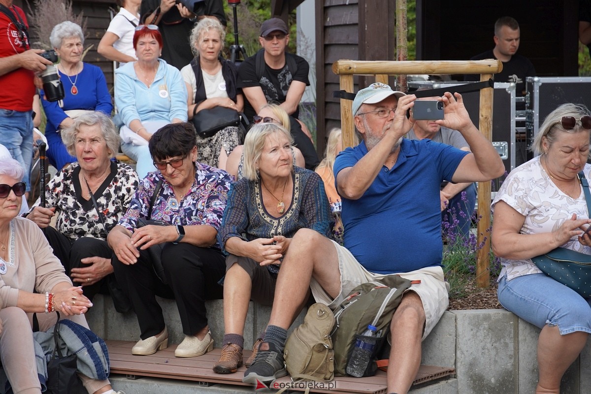 Wesele Kurpiowskie 2024. Koncert Kapeli Folkowej Horpyna - zdjęcie #67 - eOstroleka.pl