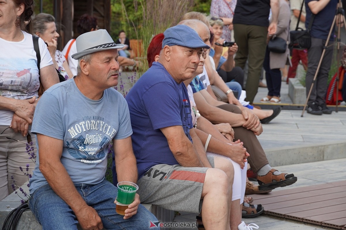 Wesele Kurpiowskie 2024. Koncert Kapeli Folkowej Horpyna - zdjęcie #64 - eOstroleka.pl