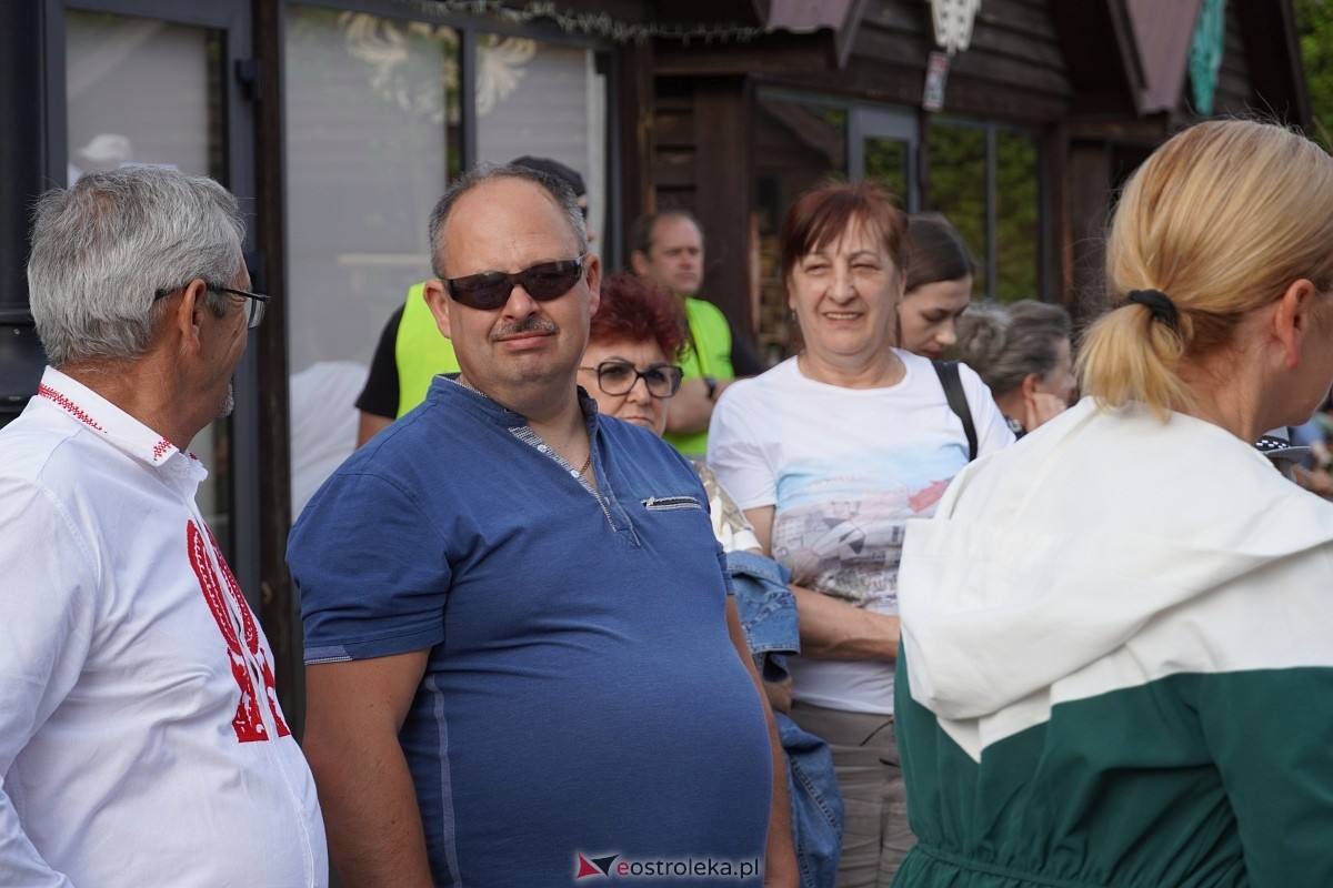 Wesele Kurpiowskie 2024. Koncert Kapeli Folkowej Horpyna - zdjęcie #63 - eOstroleka.pl