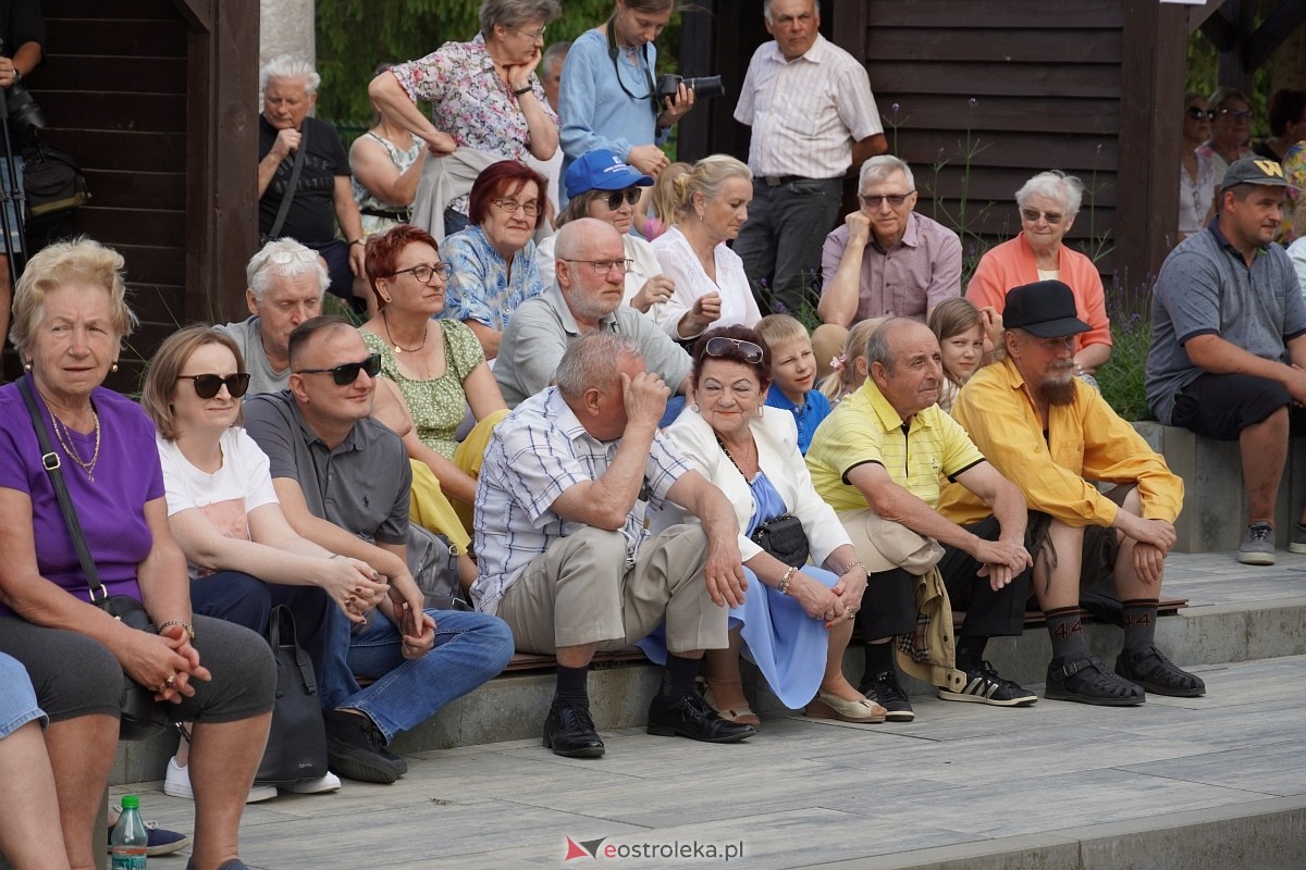 Wesele Kurpiowskie 2024. Koncert Kapeli Folkowej Horpyna - zdjęcie #62 - eOstroleka.pl