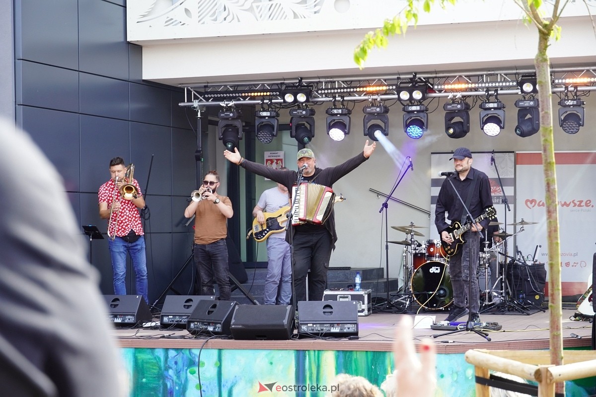 Wesele Kurpiowskie 2024. Koncert Kapeli Folkowej Horpyna - zdjęcie #51 - eOstroleka.pl