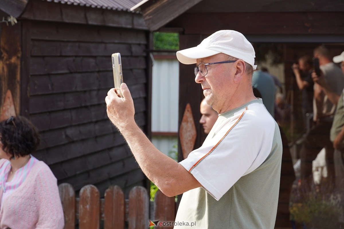 Wesele Kurpiowskie 2024. Koncert Kapeli Folkowej Horpyna - zdjęcie #50 - eOstroleka.pl