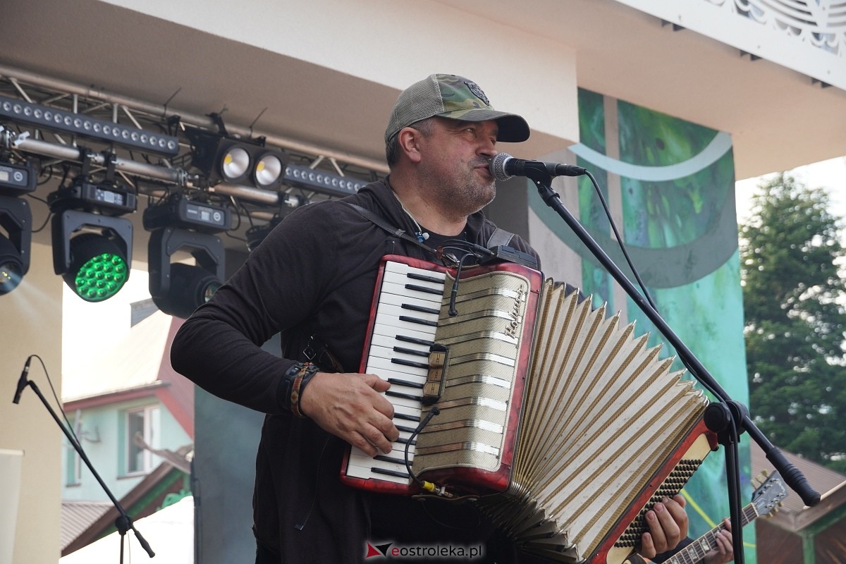 Wesele Kurpiowskie 2024. Koncert Kapeli Folkowej Horpyna - zdjęcie #47 - eOstroleka.pl