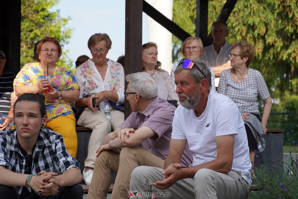 Wesele Kurpiowskie 2024. Koncert Kapeli Folkowej Horpyna - zdjęcie #45 - eOstroleka.pl