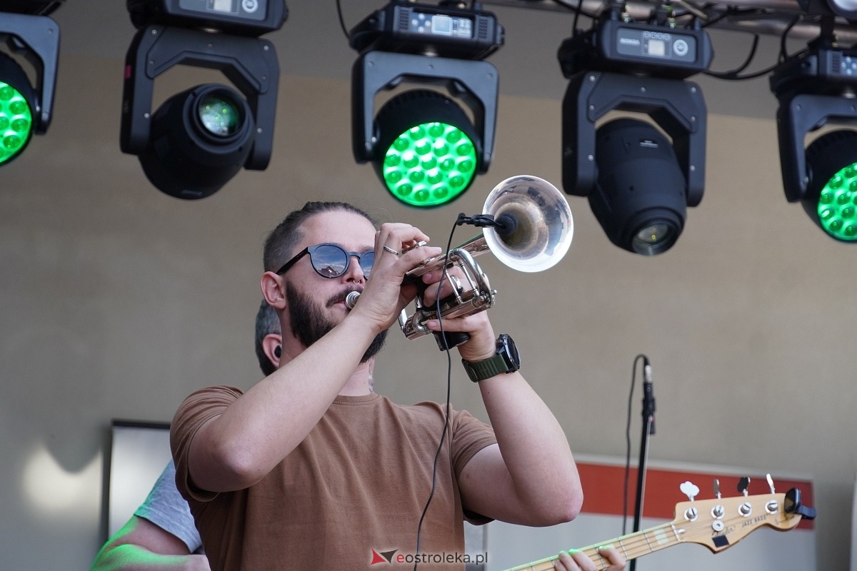 Wesele Kurpiowskie 2024. Koncert Kapeli Folkowej Horpyna - zdjęcie #40 - eOstroleka.pl