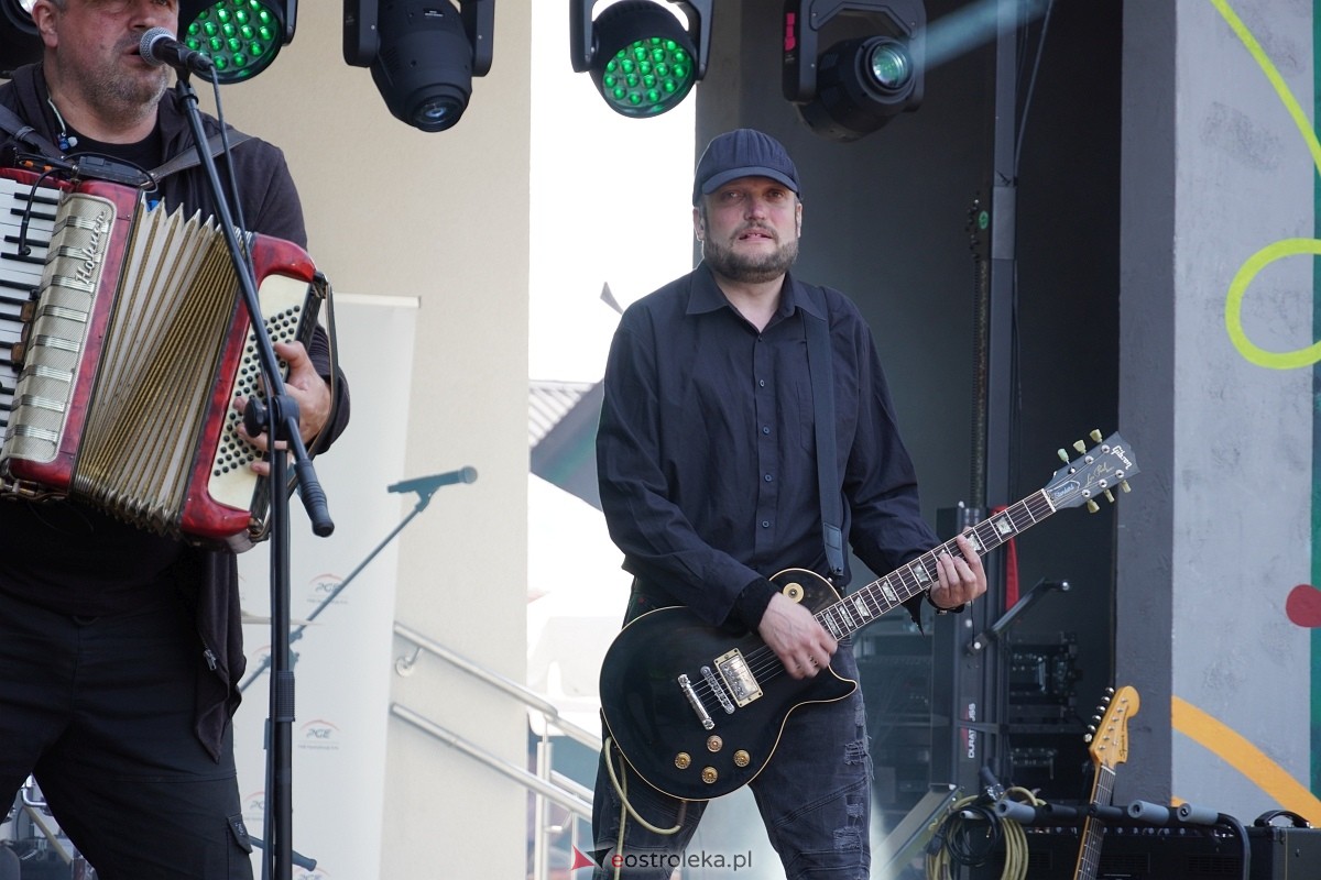 Wesele Kurpiowskie 2024. Koncert Kapeli Folkowej Horpyna - zdjęcie #35 - eOstroleka.pl