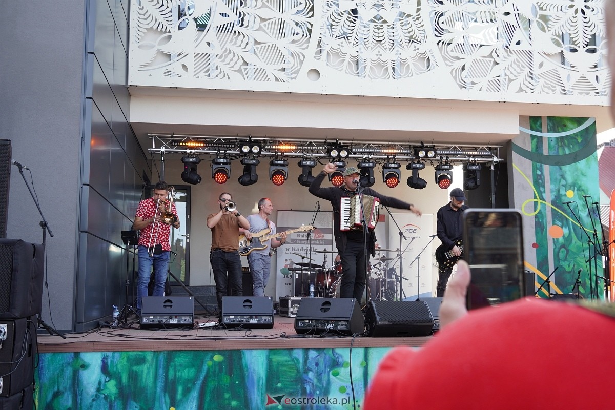 Wesele Kurpiowskie 2024. Koncert Kapeli Folkowej Horpyna - zdjęcie #33 - eOstroleka.pl