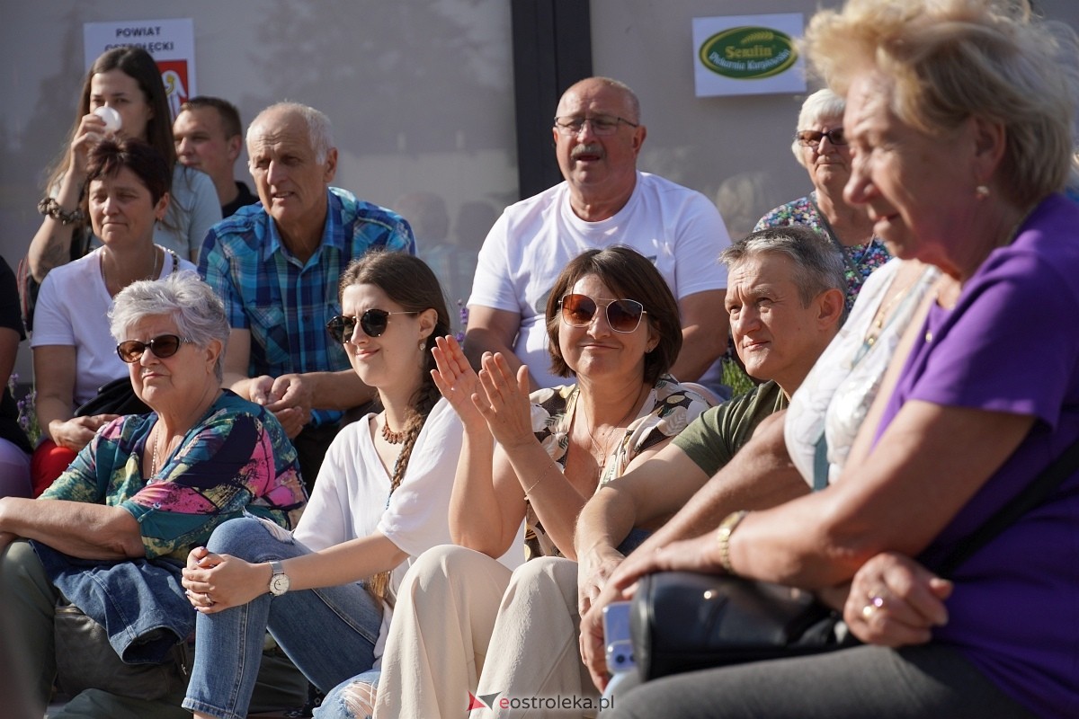 Wesele Kurpiowskie 2024. Koncert Kapeli Folkowej Horpyna - zdjęcie #30 - eOstroleka.pl