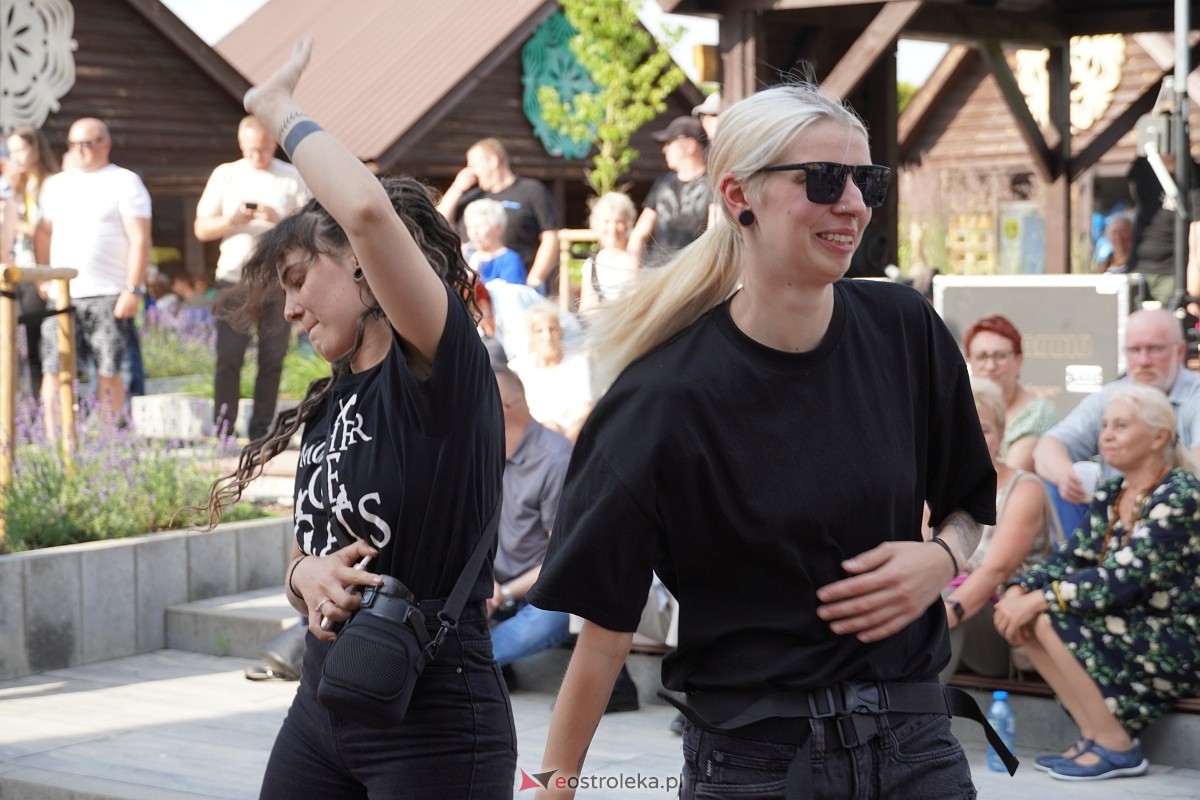 Wesele Kurpiowskie 2024. Koncert Kapeli Folkowej Horpyna - zdjęcie #23 - eOstroleka.pl