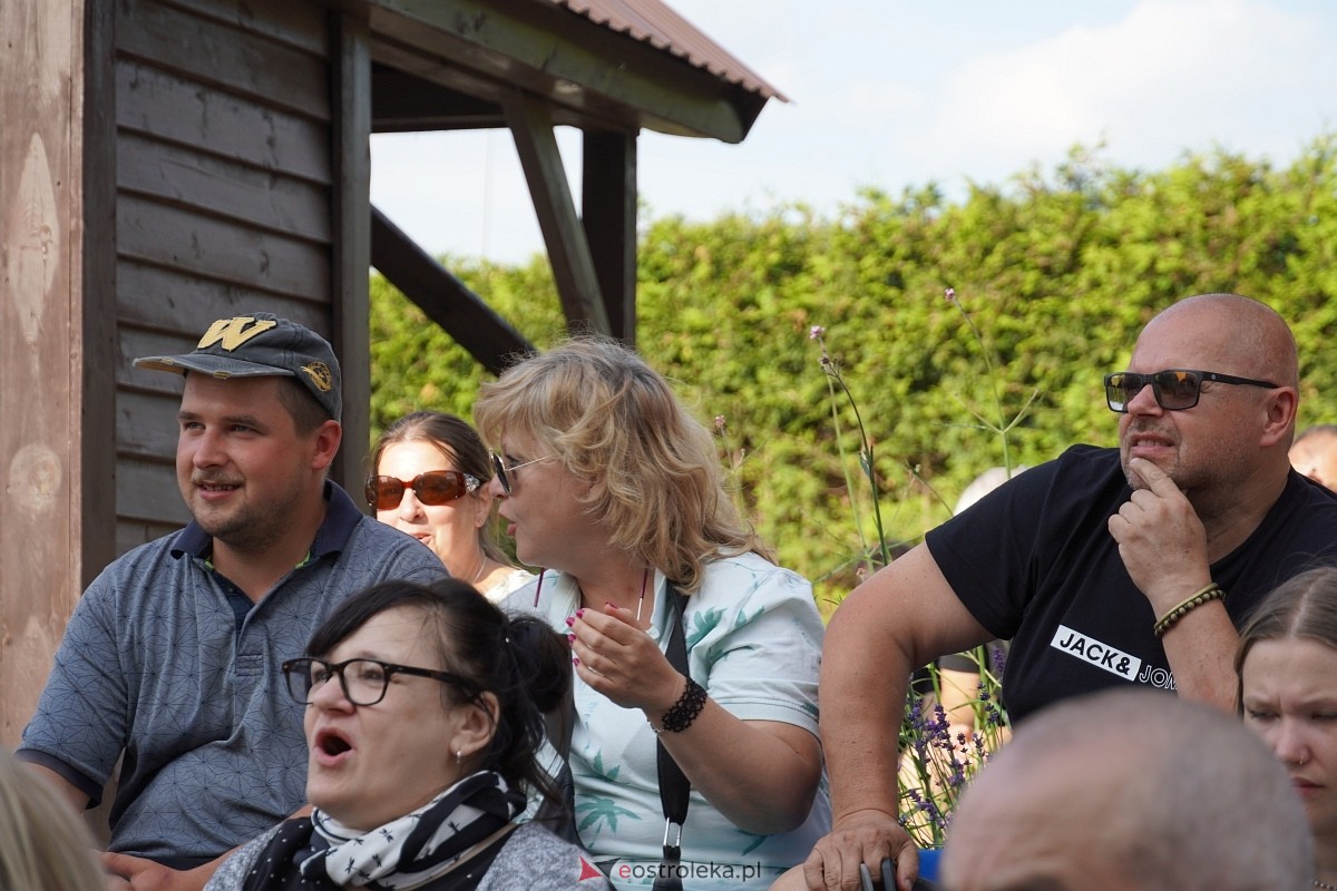 Wesele Kurpiowskie 2024. Koncert Kapeli Folkowej Horpyna - zdjęcie #15 - eOstroleka.pl