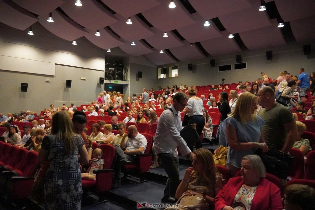 Zespół Tańca Współczesnego De-eM przywitał lato w rytmie K-popu! [16.06.2024] - zdjęcie #114 - eOstroleka.pl