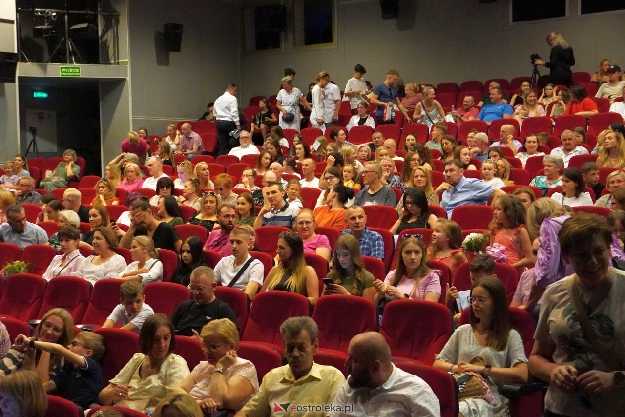 Zespół Tańca Współczesnego De-eM przywitał lato w rytmie K-popu! [16.06.2024] - zdjęcie #110 - eOstroleka.pl