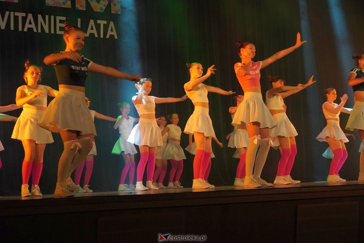 Zespół Tańca Współczesnego De-eM przywitał lato w rytmie K-popu! [16.06.2024] - zdjęcie #99 - eOstroleka.pl
