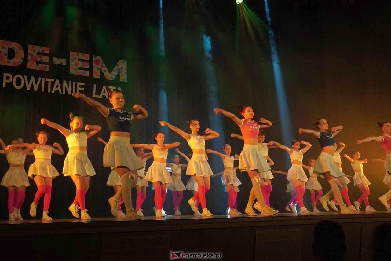 Zespół Tańca Współczesnego De-eM przywitał lato w rytmie K-popu! [16.06.2024] - zdjęcie #98 - eOstroleka.pl