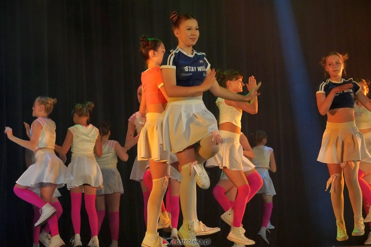 Zespół Tańca Współczesnego De-eM przywitał lato w rytmie K-popu! [16.06.2024] - zdjęcie #94 - eOstroleka.pl