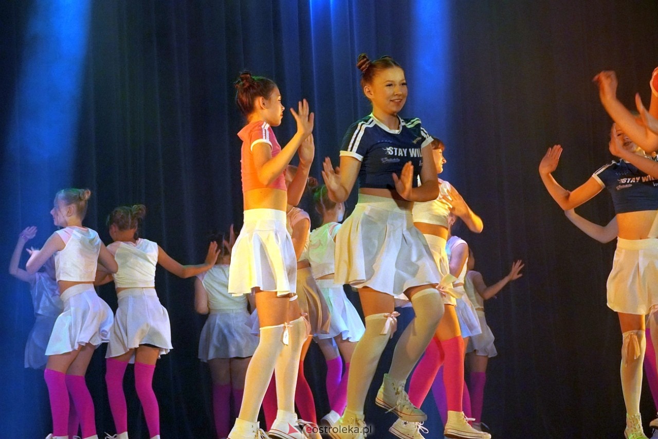 Zespół Tańca Współczesnego De-eM przywitał lato w rytmie K-popu! [16.06.2024] - zdjęcie #92 - eOstroleka.pl