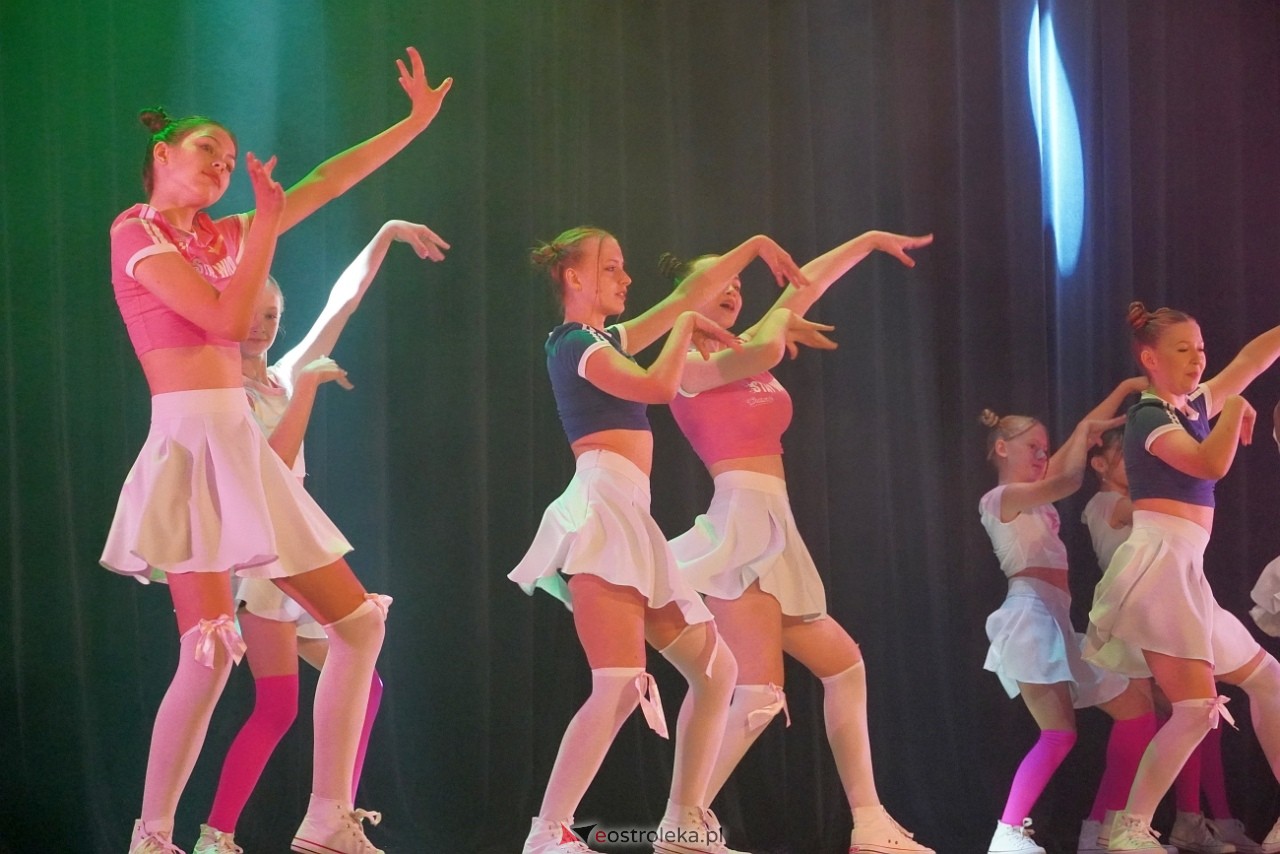 Zespół Tańca Współczesnego De-eM przywitał lato w rytmie K-popu! [16.06.2024] - zdjęcie #86 - eOstroleka.pl