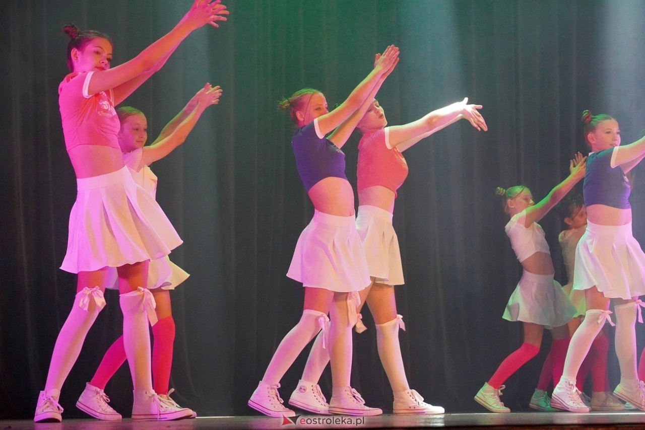 Zespół Tańca Współczesnego De-eM przywitał lato w rytmie K-popu! [16.06.2024] - zdjęcie #85 - eOstroleka.pl