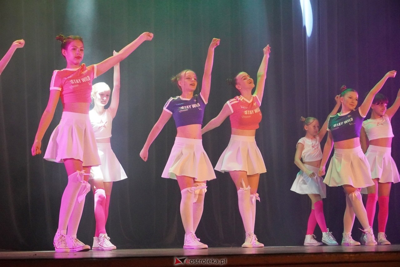Zespół Tańca Współczesnego De-eM przywitał lato w rytmie K-popu! [16.06.2024] - zdjęcie #82 - eOstroleka.pl