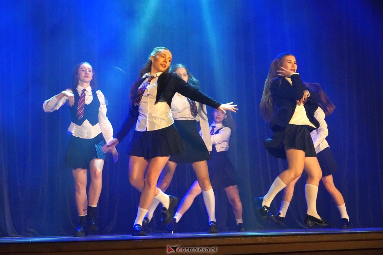 Zespół Tańca Współczesnego De-eM przywitał lato w rytmie K-popu! [16.06.2024] - zdjęcie #74 - eOstroleka.pl