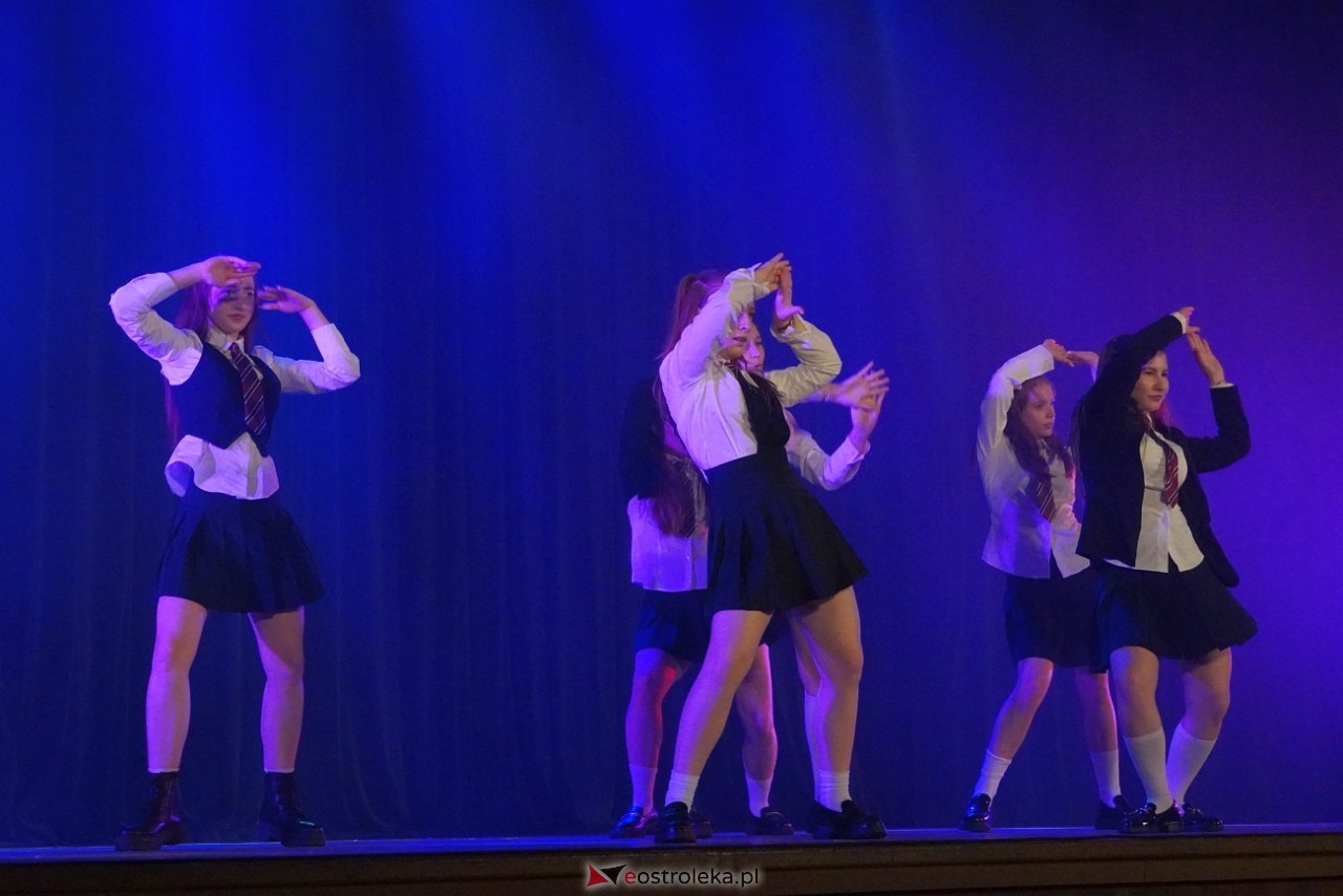Zespół Tańca Współczesnego De-eM przywitał lato w rytmie K-popu! [16.06.2024] - zdjęcie #73 - eOstroleka.pl