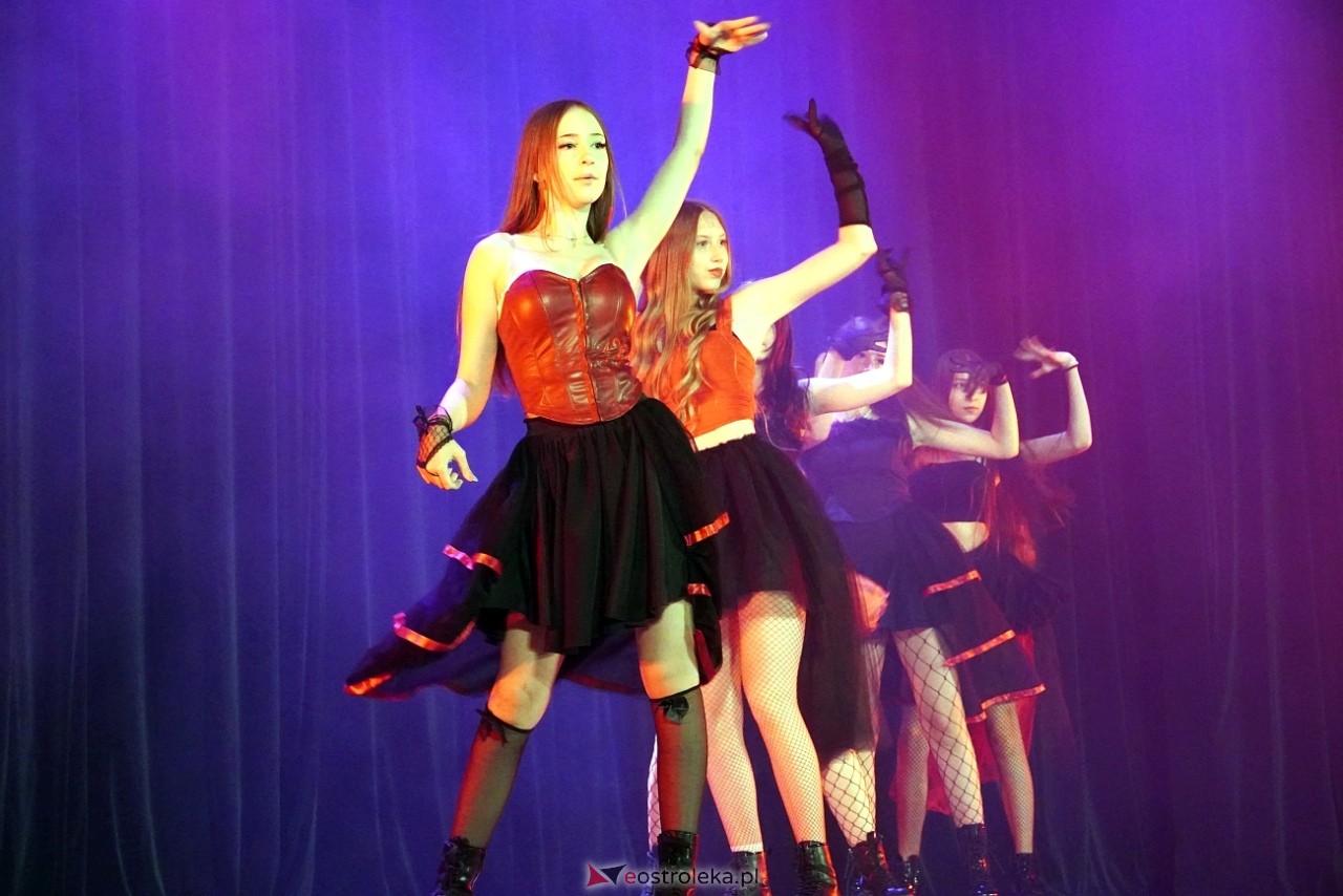 Zespół Tańca Współczesnego De-eM przywitał lato w rytmie K-popu! [16.06.2024] - zdjęcie #68 - eOstroleka.pl