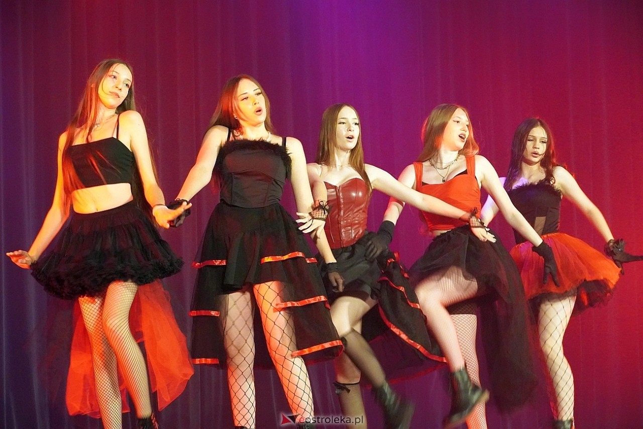 Zespół Tańca Współczesnego De-eM przywitał lato w rytmie K-popu! [16.06.2024] - zdjęcie #64 - eOstroleka.pl
