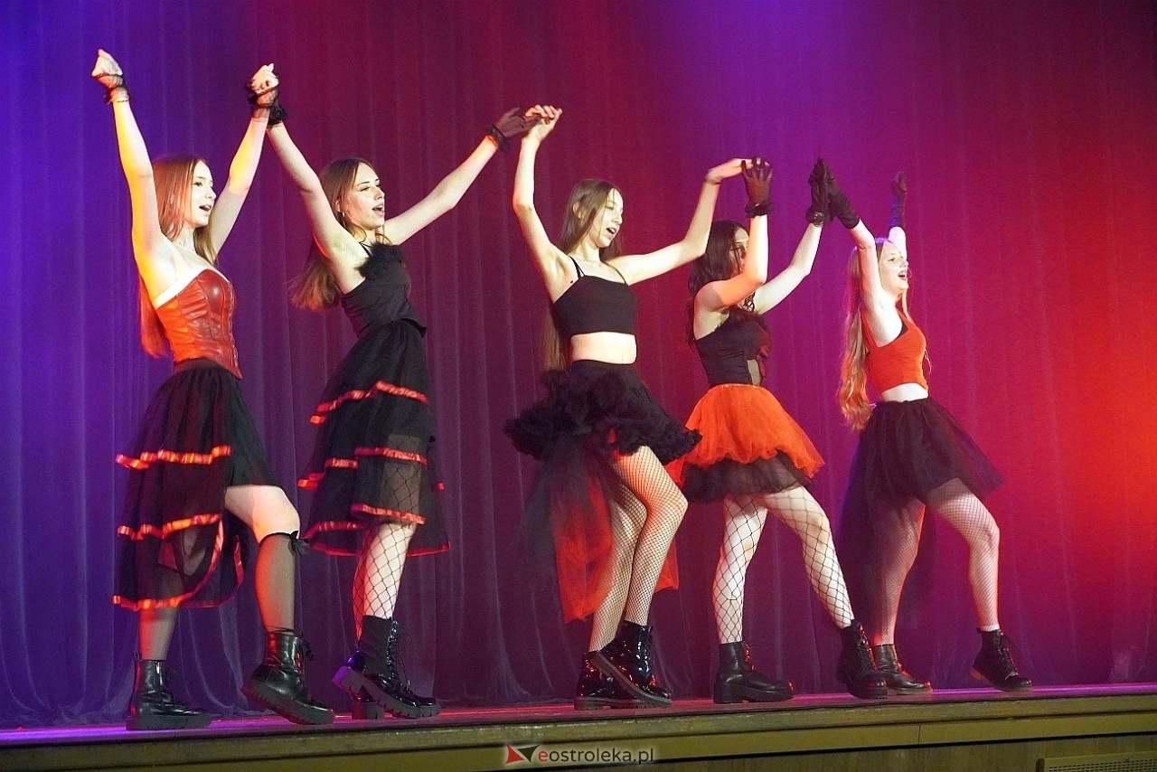 Zespół Tańca Współczesnego De-eM przywitał lato w rytmie K-popu! [16.06.2024] - zdjęcie #63 - eOstroleka.pl