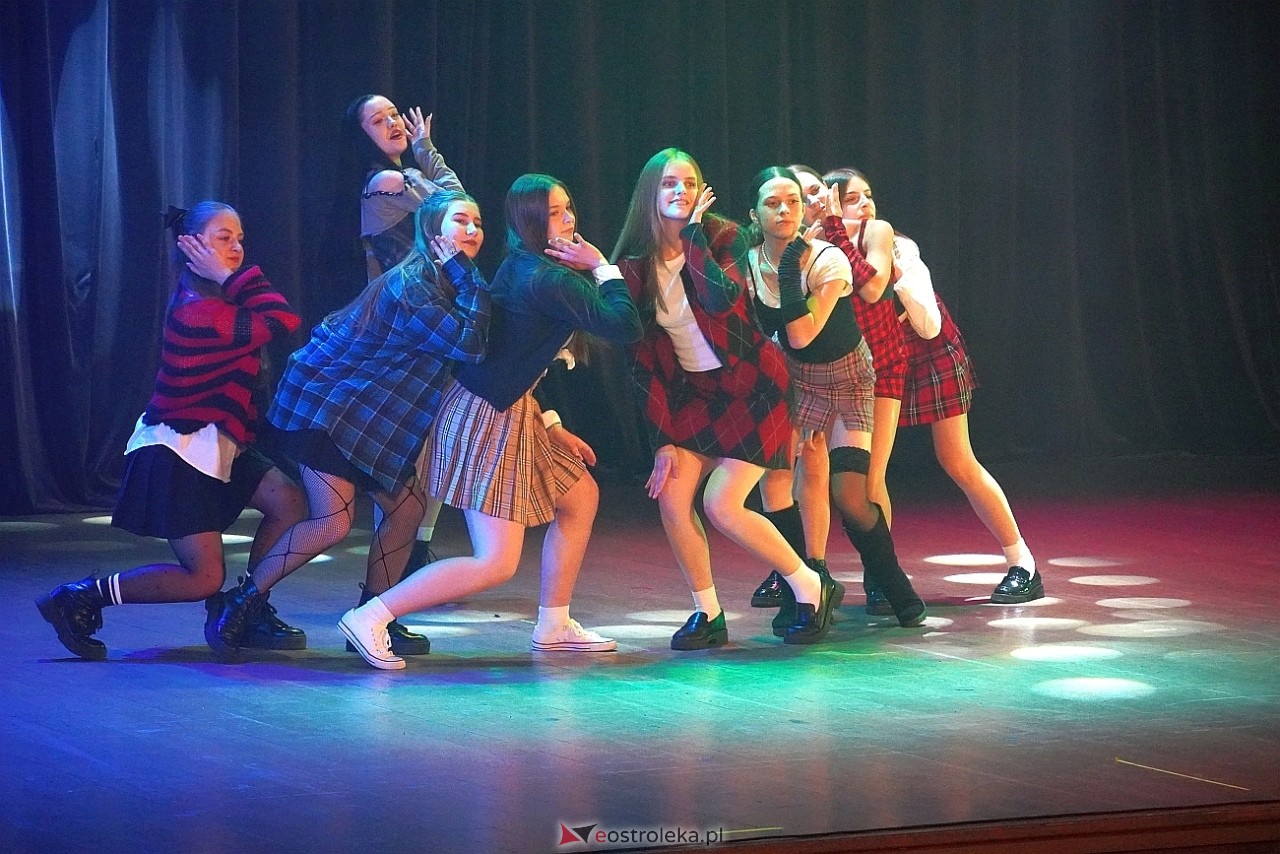 Zespół Tańca Współczesnego De-eM przywitał lato w rytmie K-popu! [16.06.2024] - zdjęcie #49 - eOstroleka.pl