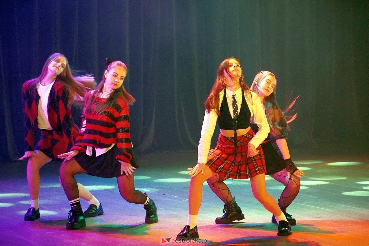 Zespół Tańca Współczesnego De-eM przywitał lato w rytmie K-popu! [16.06.2024] - zdjęcie #47 - eOstroleka.pl