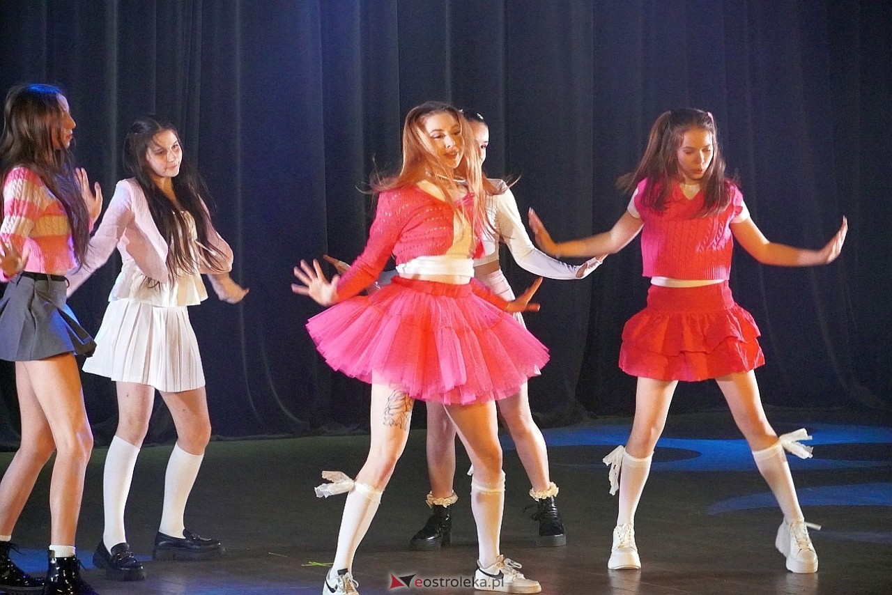 Zespół Tańca Współczesnego De-eM przywitał lato w rytmie K-popu! [16.06.2024] - zdjęcie #38 - eOstroleka.pl