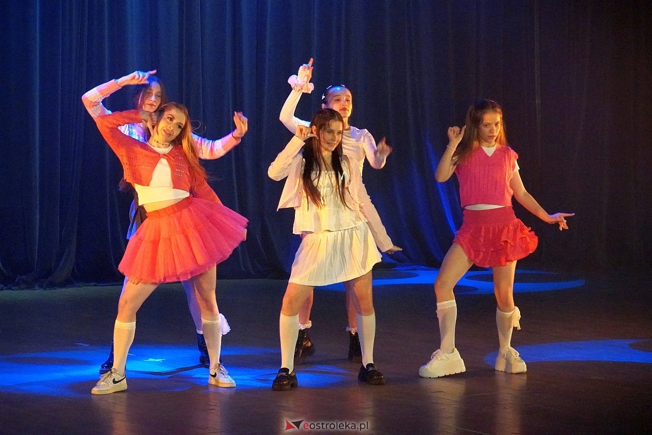 Zespół Tańca Współczesnego De-eM przywitał lato w rytmie K-popu! [16.06.2024] - zdjęcie #35 - eOstroleka.pl