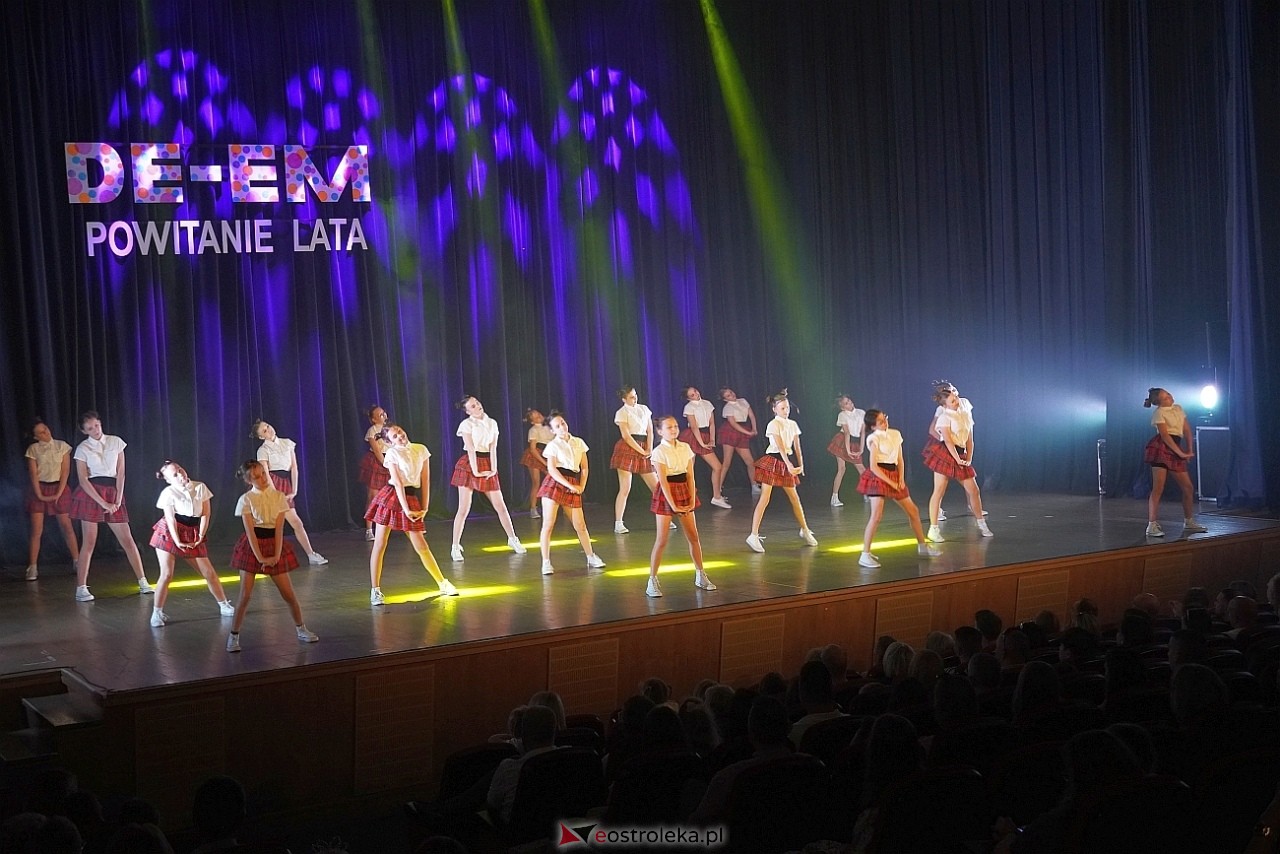 Zespół Tańca Współczesnego De-eM przywitał lato w rytmie K-popu! [16.06.2024] - zdjęcie #32 - eOstroleka.pl