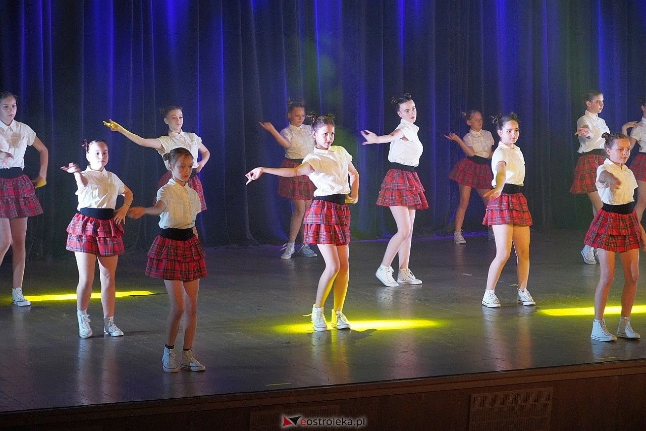 Zespół Tańca Współczesnego De-eM przywitał lato w rytmie K-popu! [16.06.2024] - zdjęcie #29 - eOstroleka.pl
