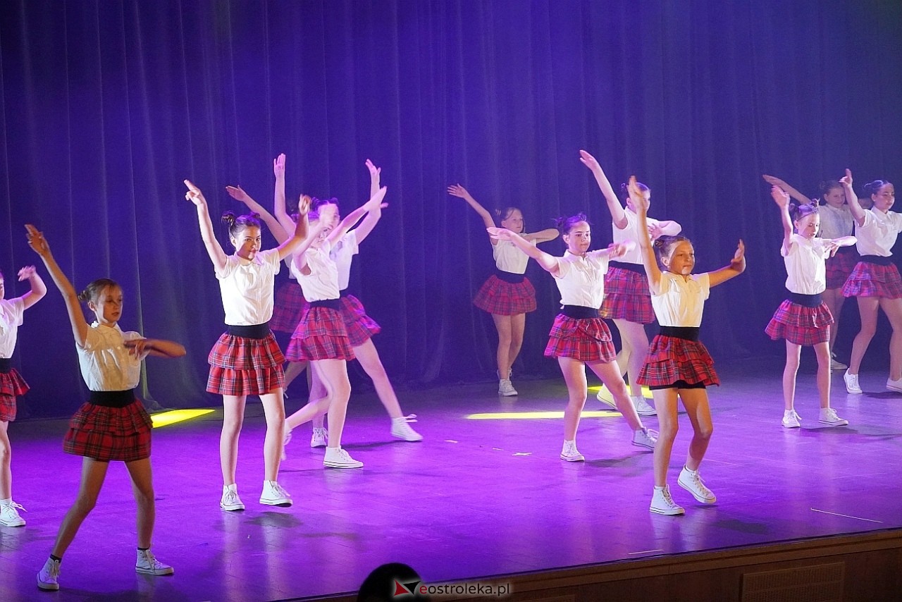Zespół Tańca Współczesnego De-eM przywitał lato w rytmie K-popu! [16.06.2024] - zdjęcie #28 - eOstroleka.pl