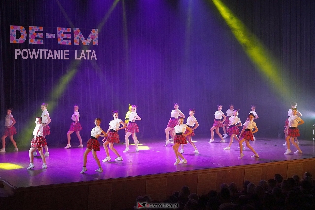 Zespół Tańca Współczesnego De-eM przywitał lato w rytmie K-popu! [16.06.2024] - zdjęcie #26 - eOstroleka.pl