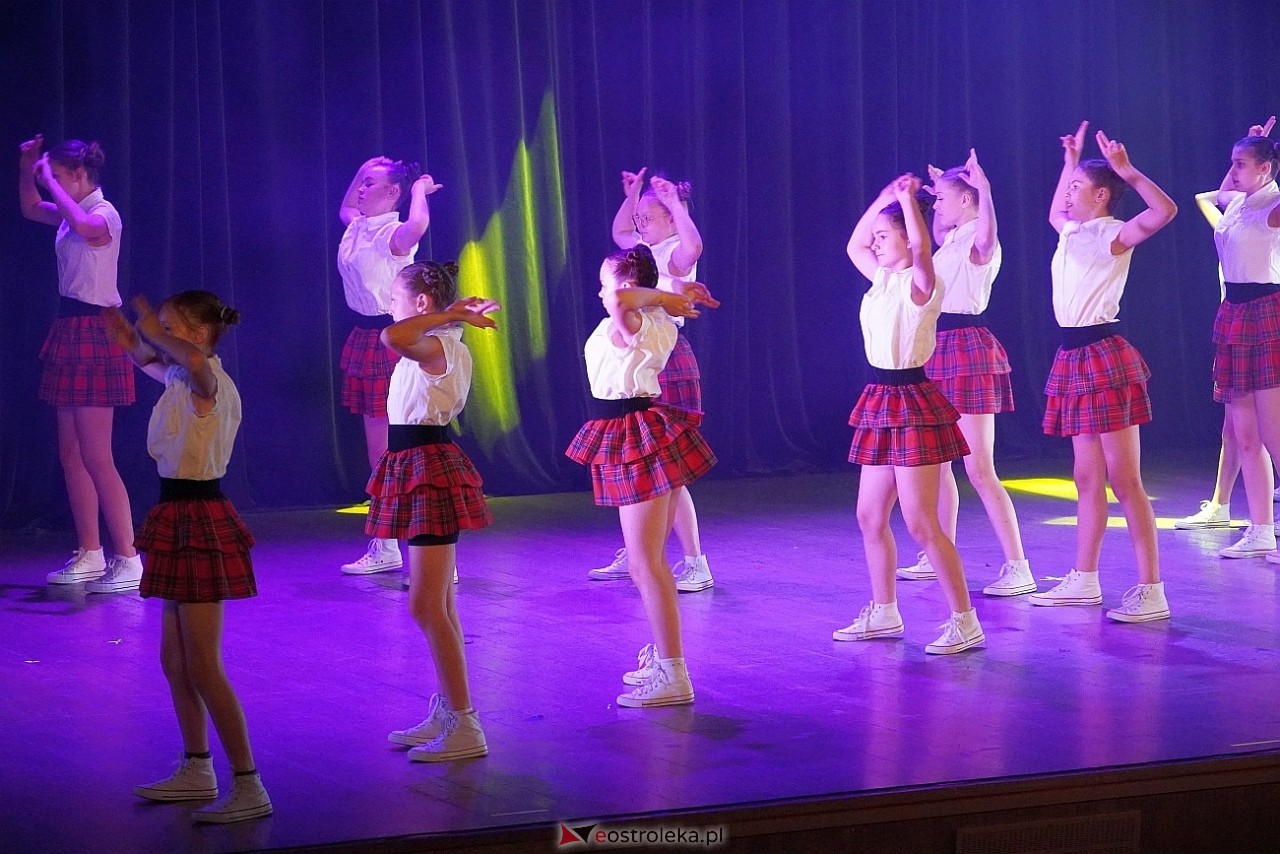 Zespół Tańca Współczesnego De-eM przywitał lato w rytmie K-popu! [16.06.2024] - zdjęcie #24 - eOstroleka.pl